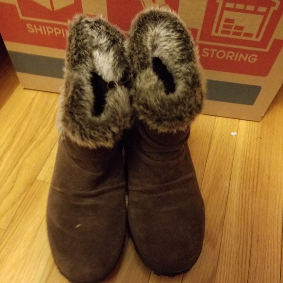 Khombu Shoes - Khumbu boots size 9